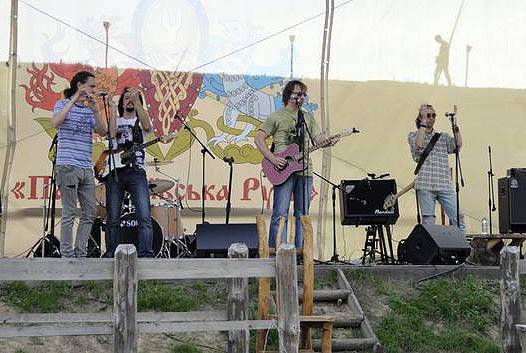 Выступление в парке Киевская Русь (с.Копачив, 30.05.2010)